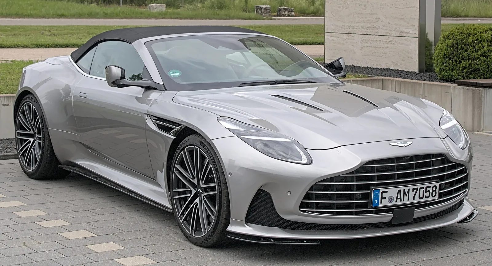 Aston Martin DB12 Volante (2023-present), exterior photo