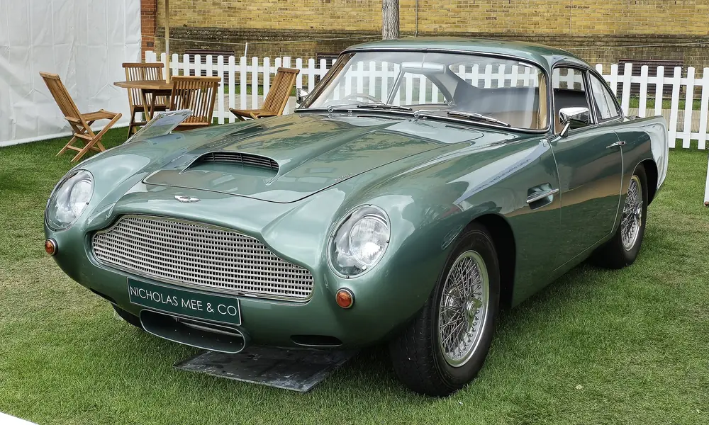 Aston Martin DB4