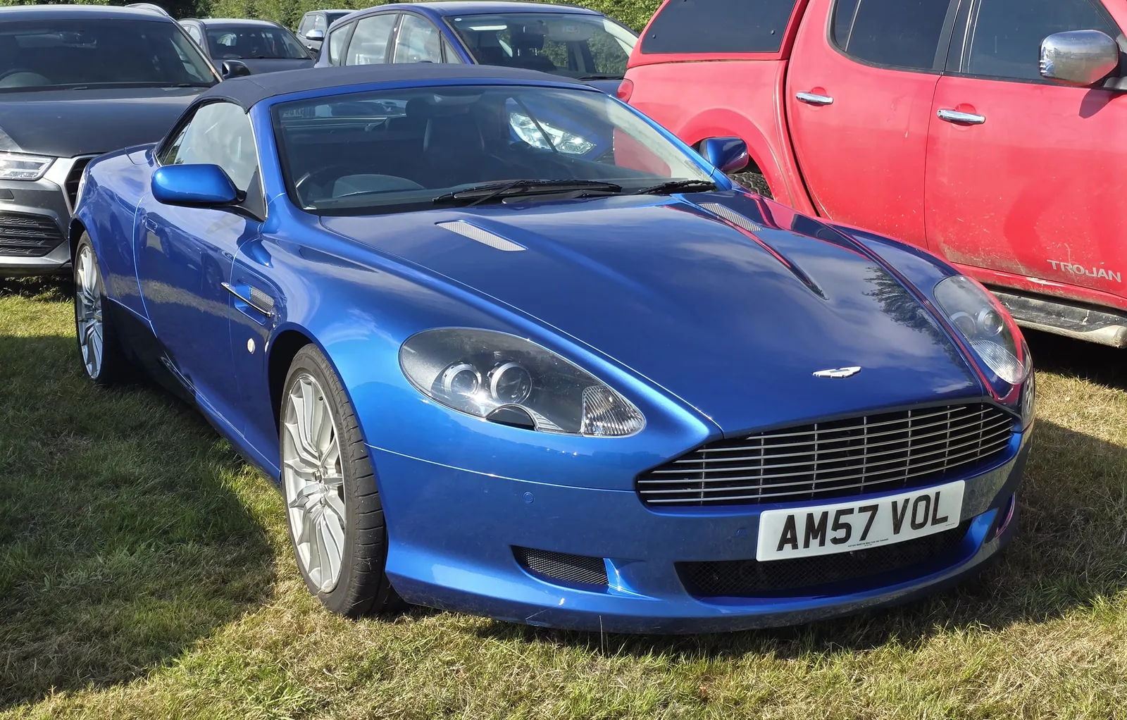 Aston Martin DB9 Volante (2005-2016), exterior photo