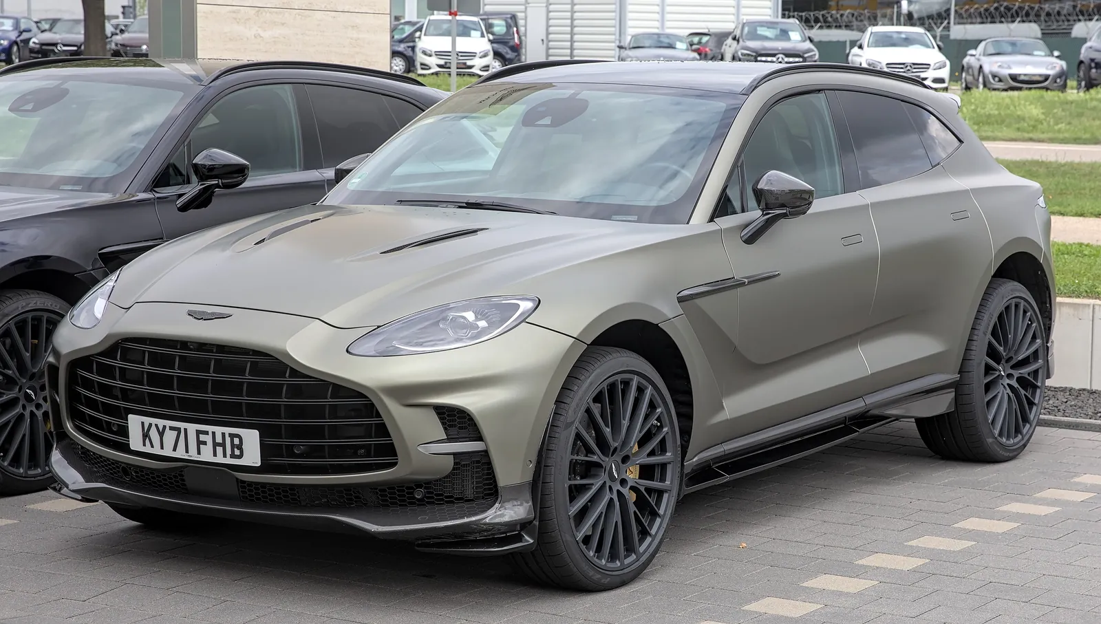 Aston Martin DBX707 (2022-present), exterior photo