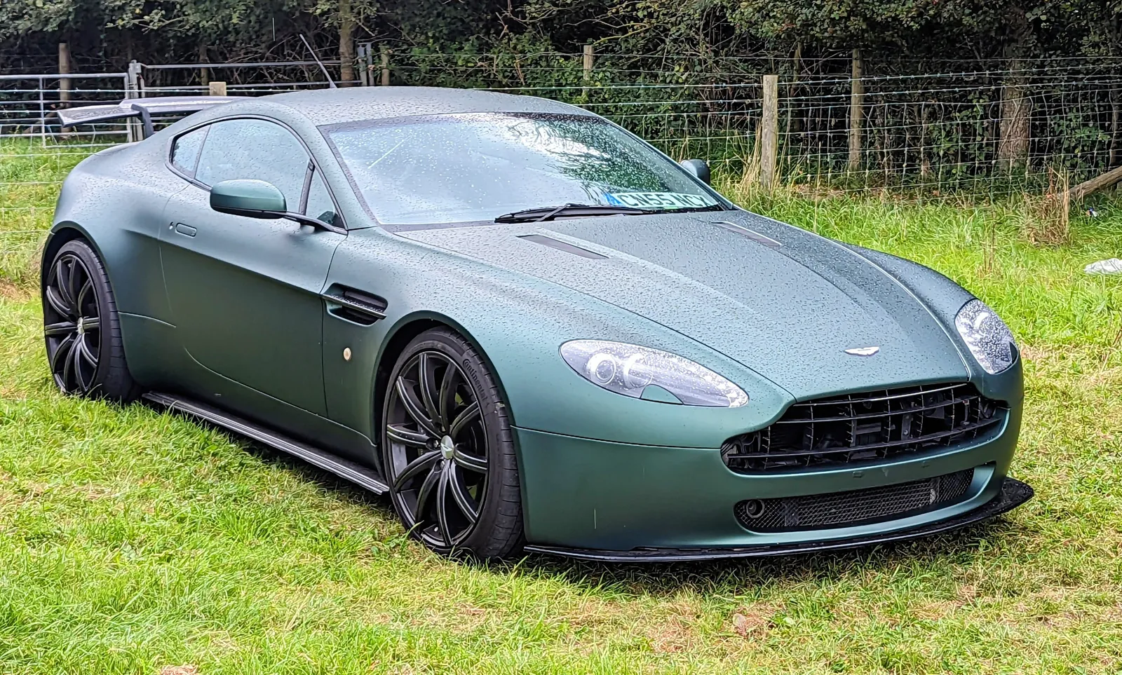 Aston Martin V8 Vantage (2005-2017), exterior photo