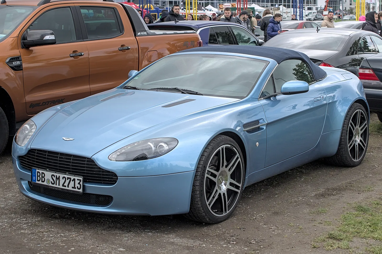 Aston Martin V8 Vantage Roadster, exterior photo