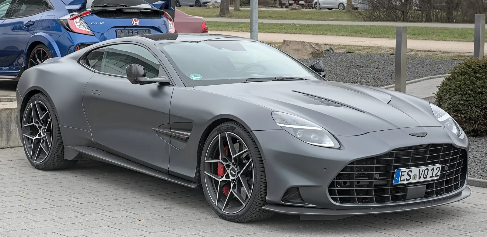 Aston Martin Vanquish (2024) (2024-present), exterior photo