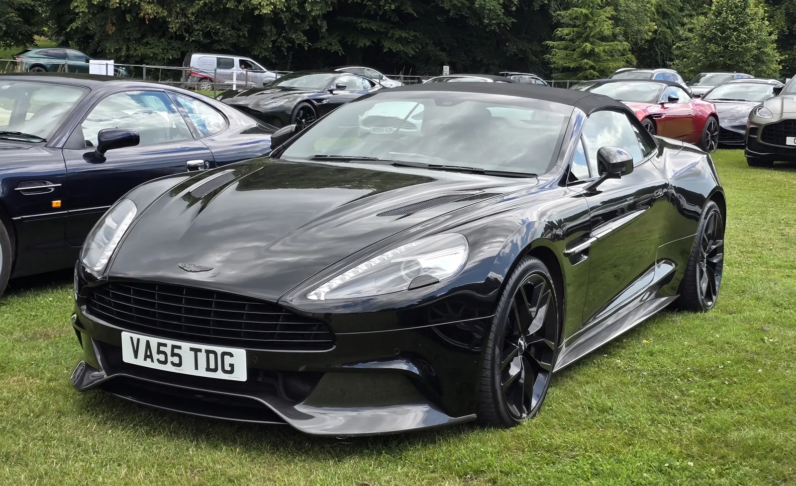 Aston Martin Vanquish Volante (2013-2018), exterior photo