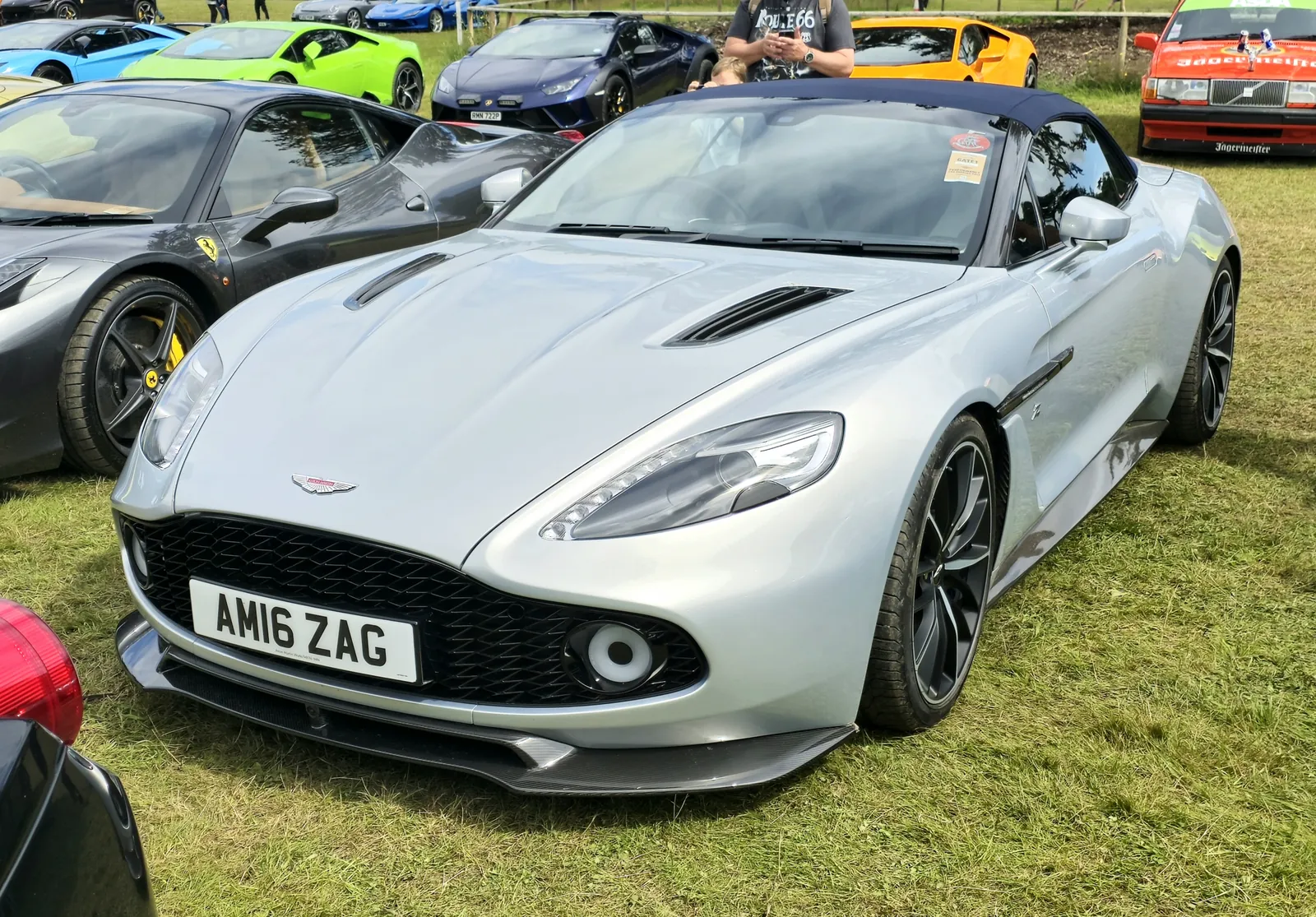 Aston Martin Vanquish Zagato Volante (2018), exterior photo