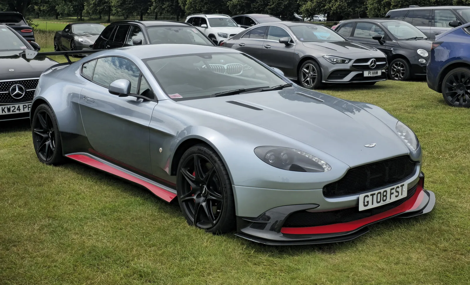 Aston Martin Vantage GT8, exterior photo