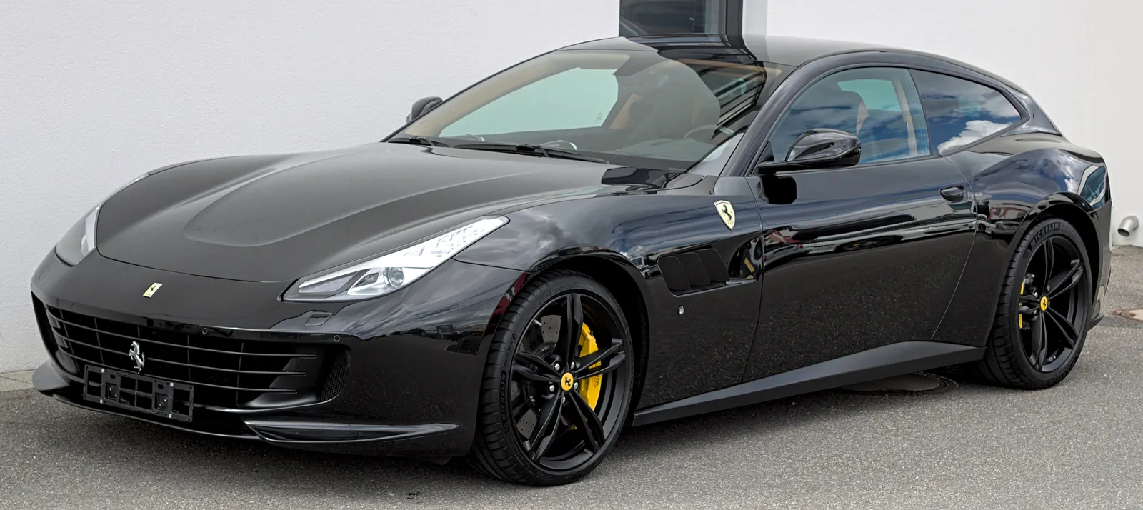 Ferrari GTC4Lusso (2016-2020), exterior photo