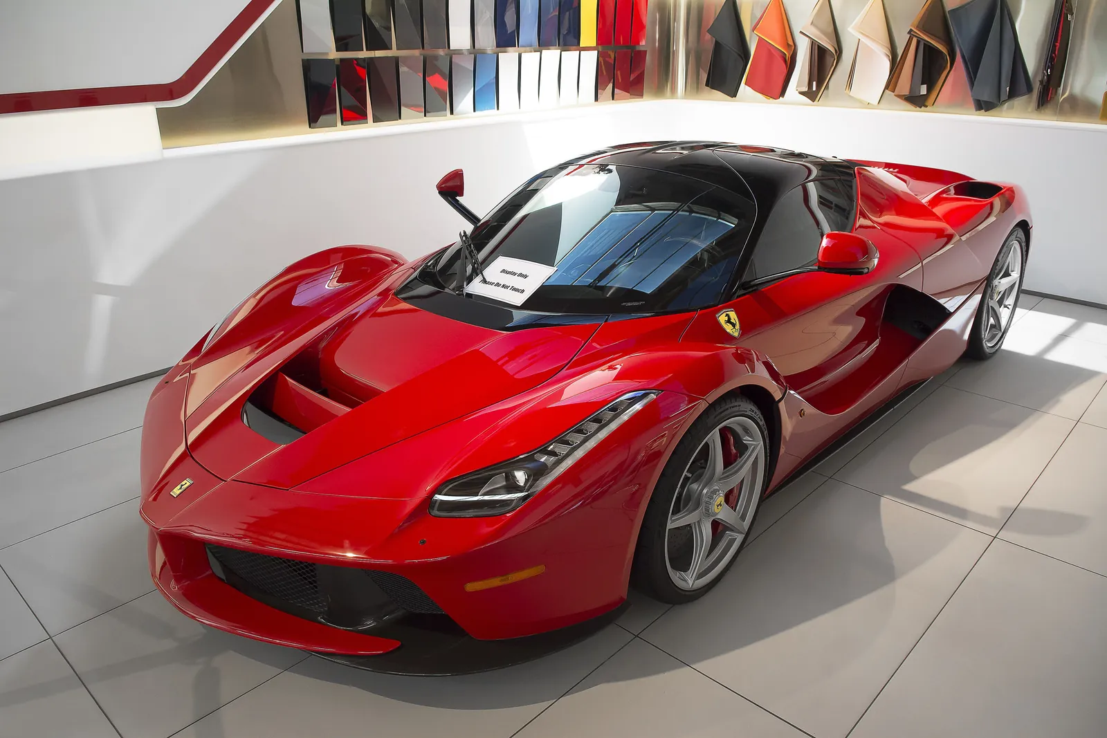 Ferrari LaFerrari (2013-2016), exterior photo