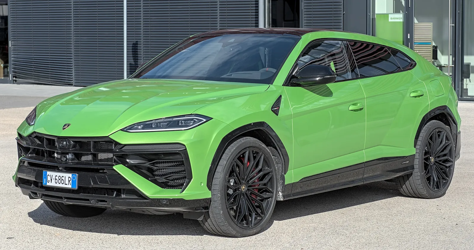 Lamborghini Urus SE (2024-present), exterior photo
