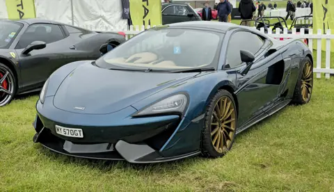 570GT