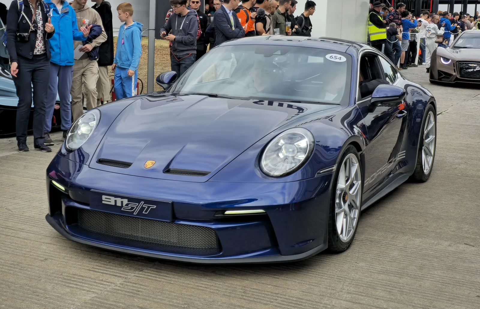 Porsche 992 S/T, exterior photo