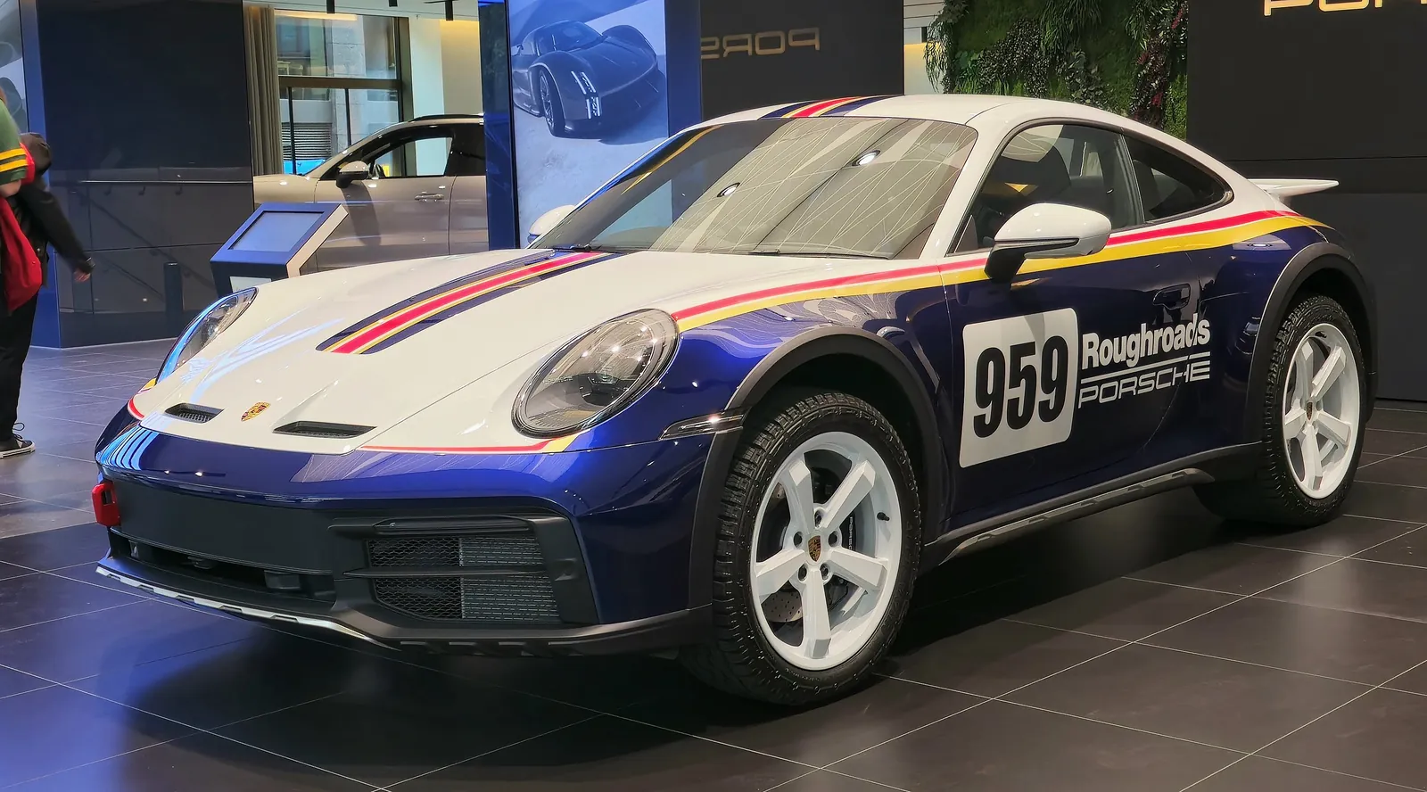 Porsche 911 Dakar, exterior photo