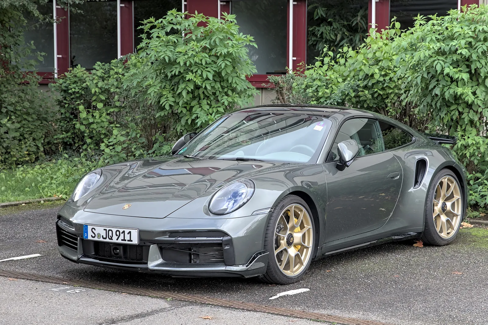 Porsche 992 Turbo/Turbo S (2020-present), exterior photo