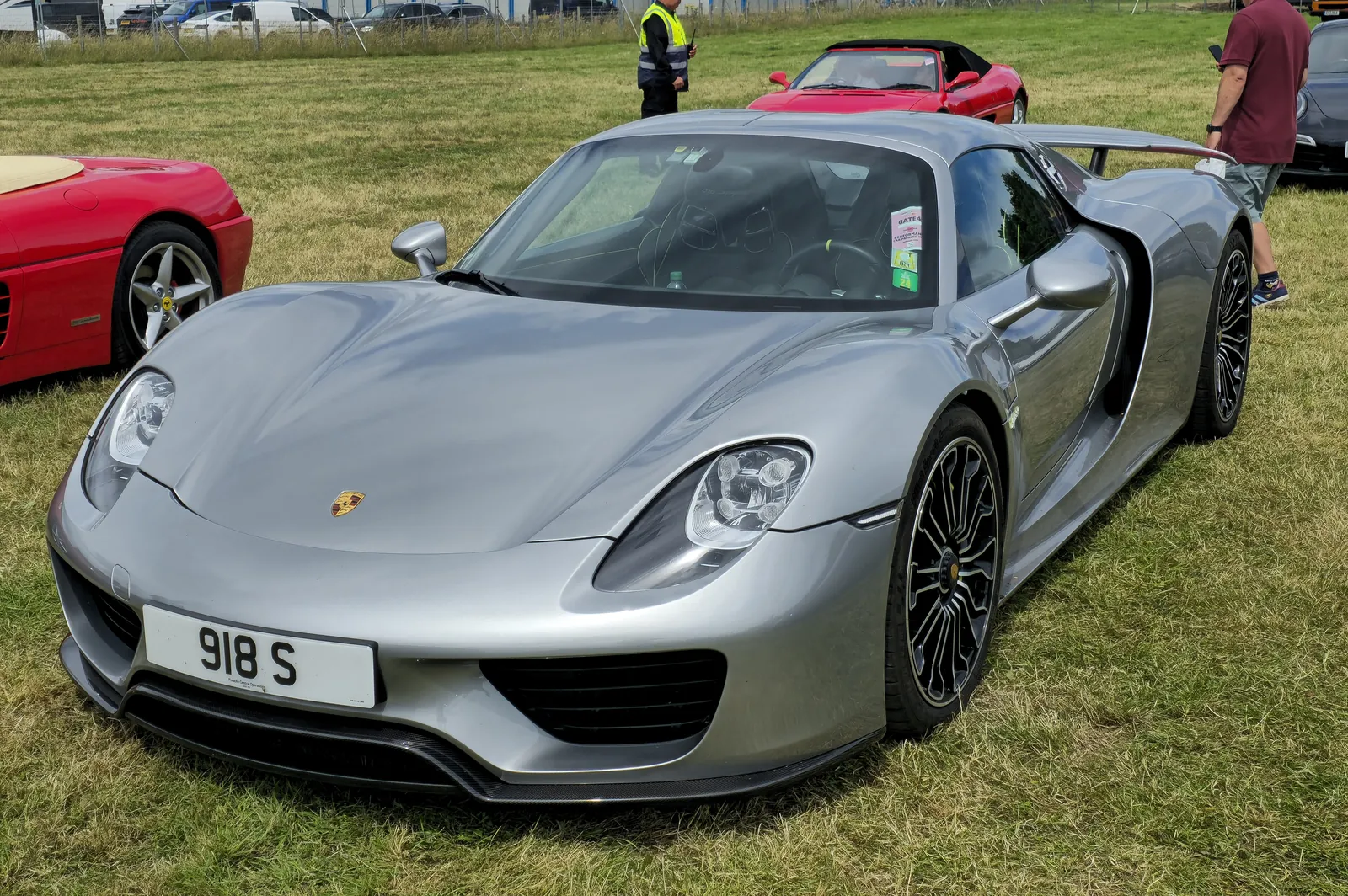 Porsche 918 Spyder (2013-2015), exterior photo